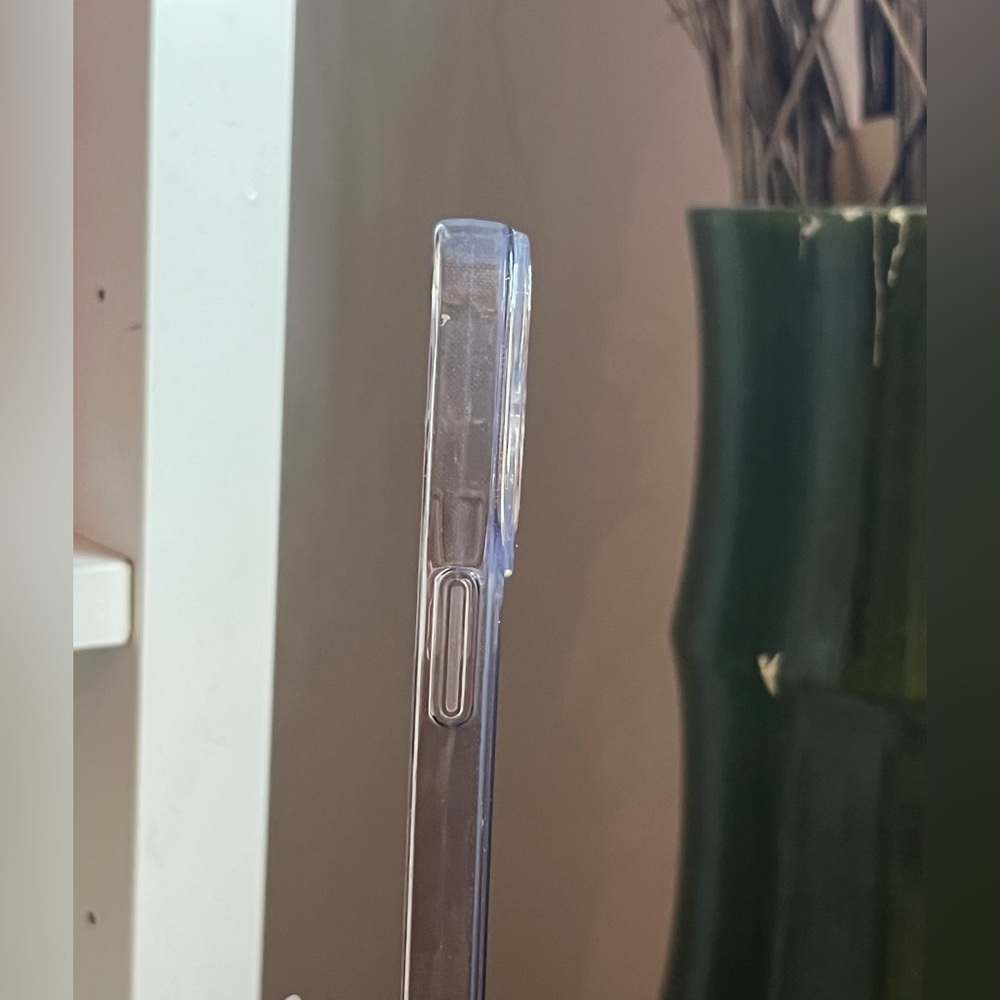 Clear Phone case *Used* - Picture 3 of 4